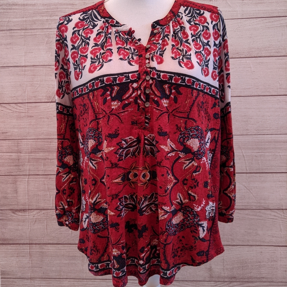 Lucky Brand top, size large in excellent condition